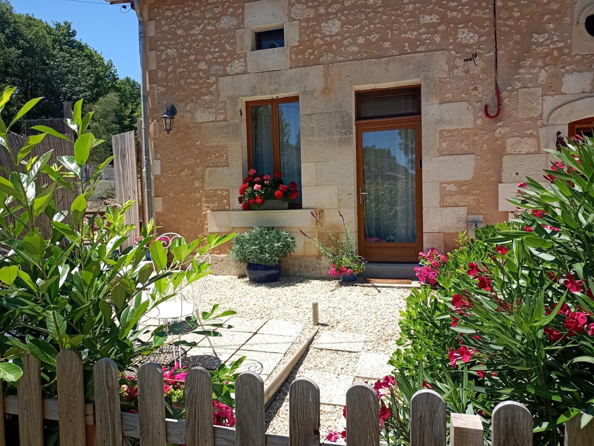 Bed and Breakfast La Vieille Grange - Saint-Privat-Des-Pres Екстер'єр фото